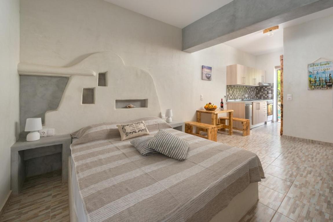 Christos Studios And Family Apartments Stegna 객실 사진